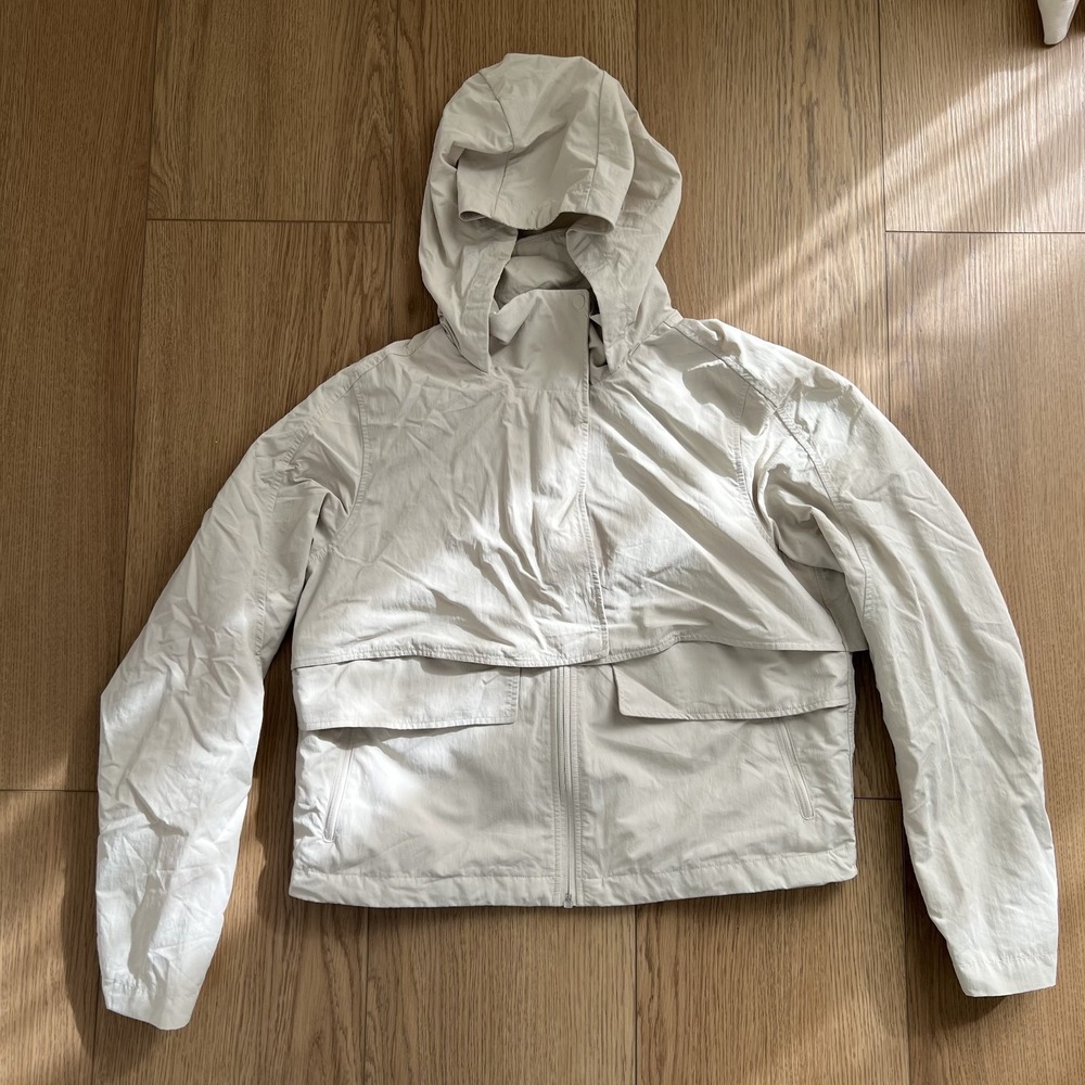Lululemon Always Effortless Jacket Size 4 Light Ivory Full Zip Water Repellent